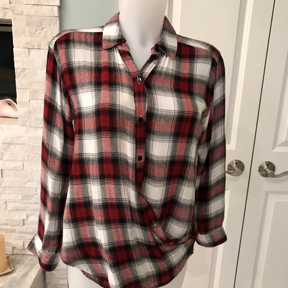 Plaid button down that can be worn 2 ways